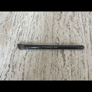NIP Mac 275SE Angled Eyeshadow Brush